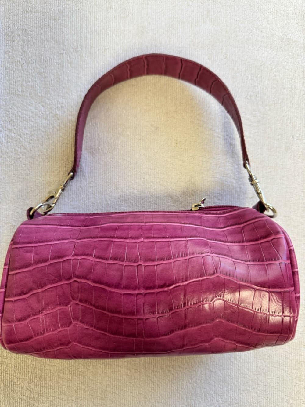 Elegant Croc-Embossed Pink Shoulder Bag