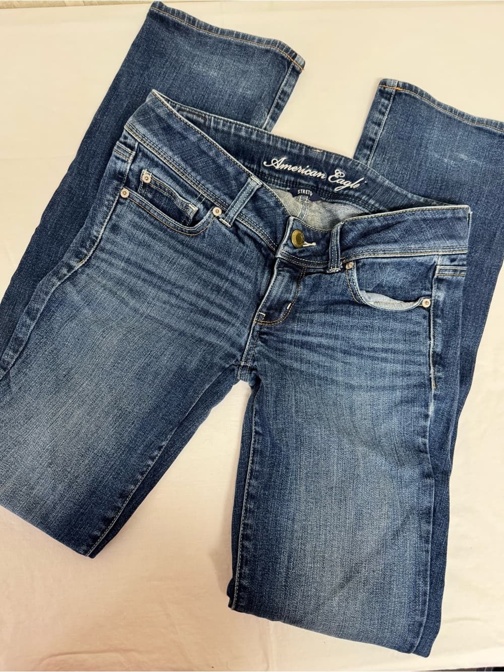American Eagle Outfitters Bootcut Jeans in Medium Blue Wash
